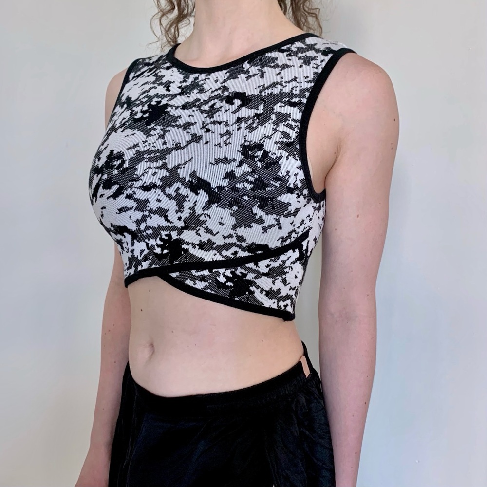 Forever21 Black White Camo Sleeveless Crop Top Y2K Streetwear Army Punk Festival